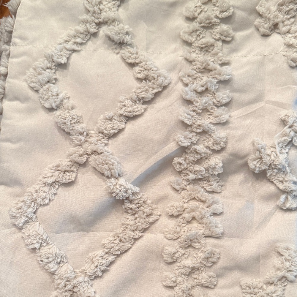 Source Unknown Cream Textured Quilt